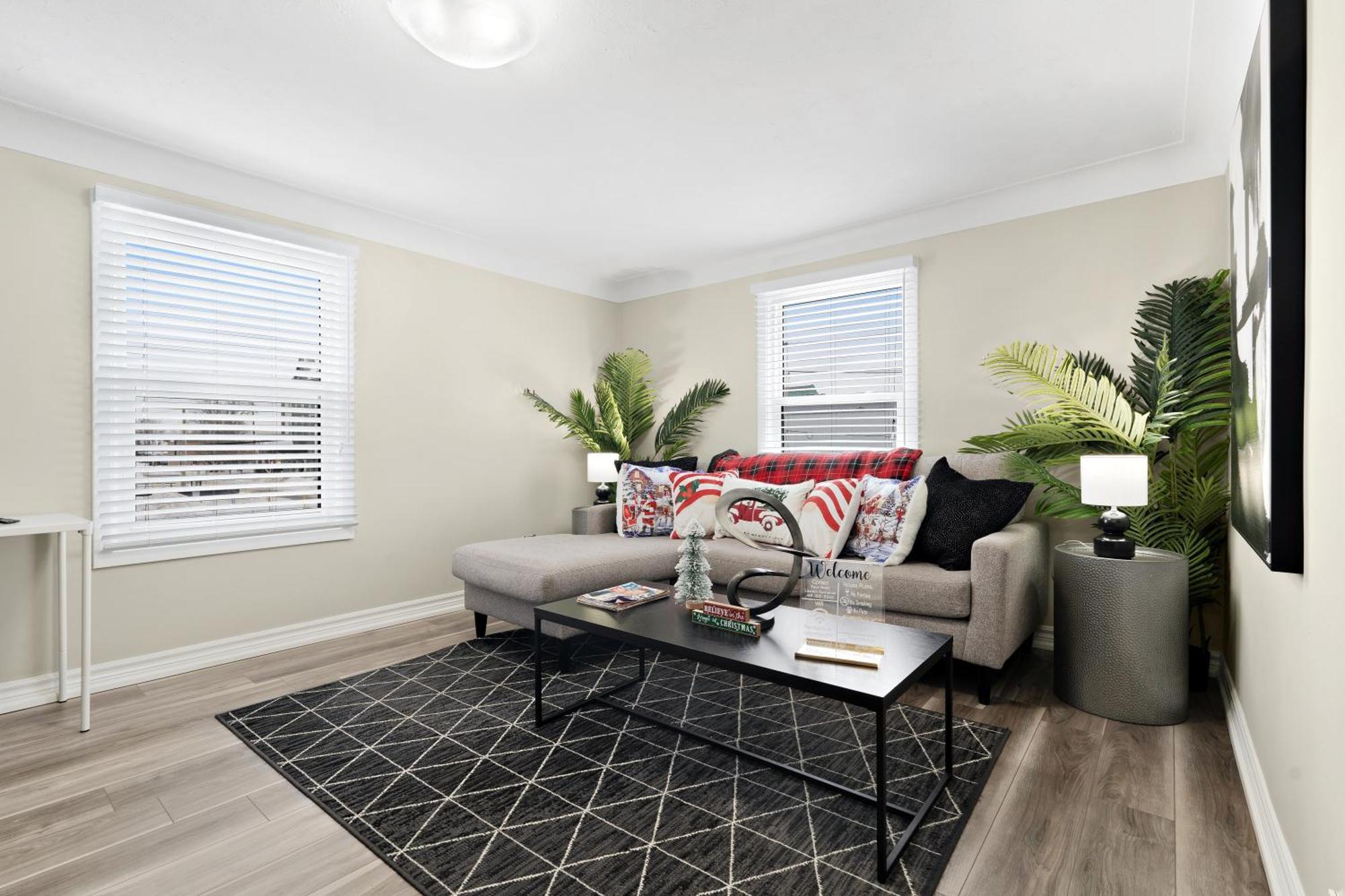 Maison On Mcgrail 2nd Floor Apartment *
